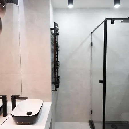 Golden Apartmentsisok15i2 * קטוביץ