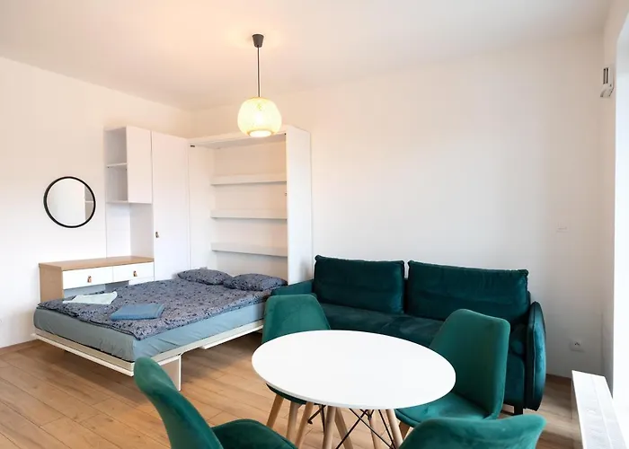 Golden Apartmentsisok15i2 * קטוביץ